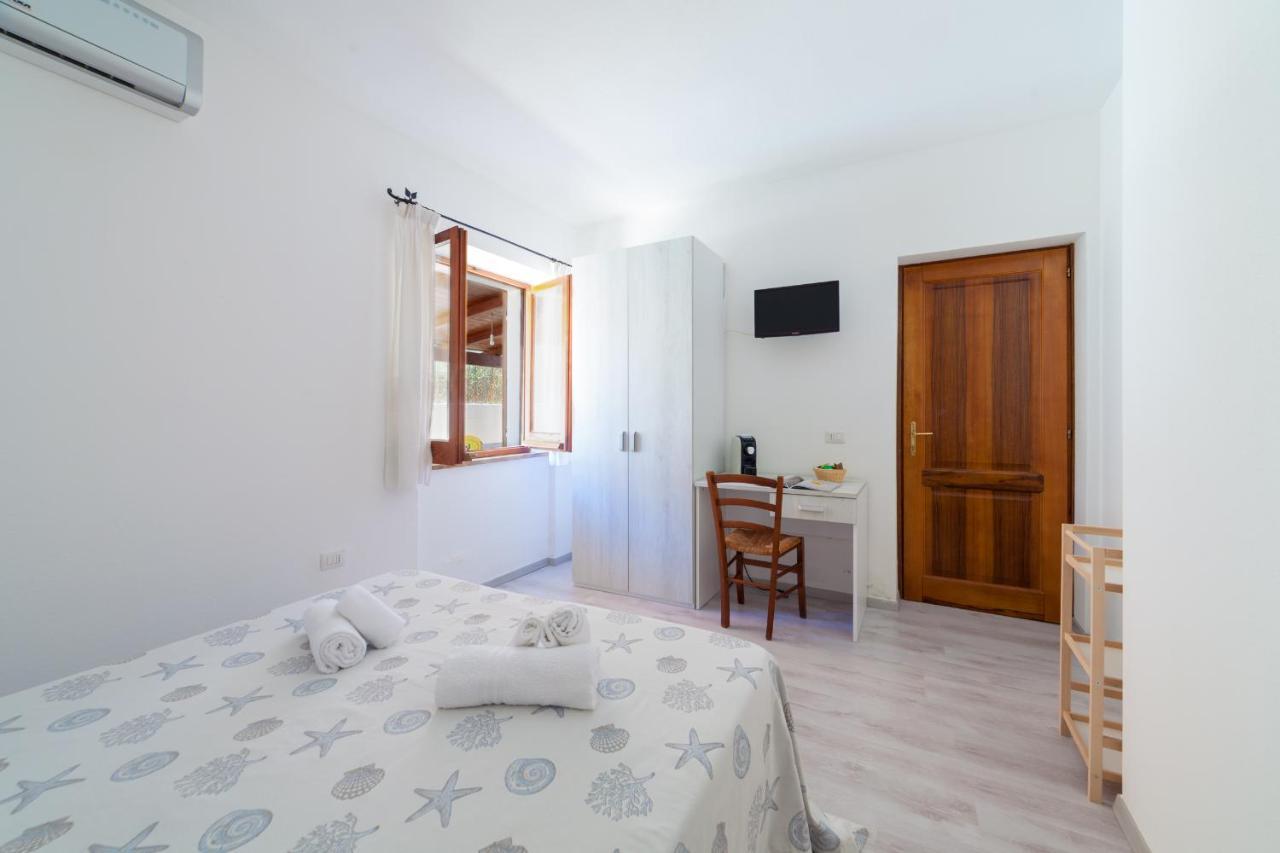 Brezza B&B Golfo Aranci Dış mekan fotoğraf