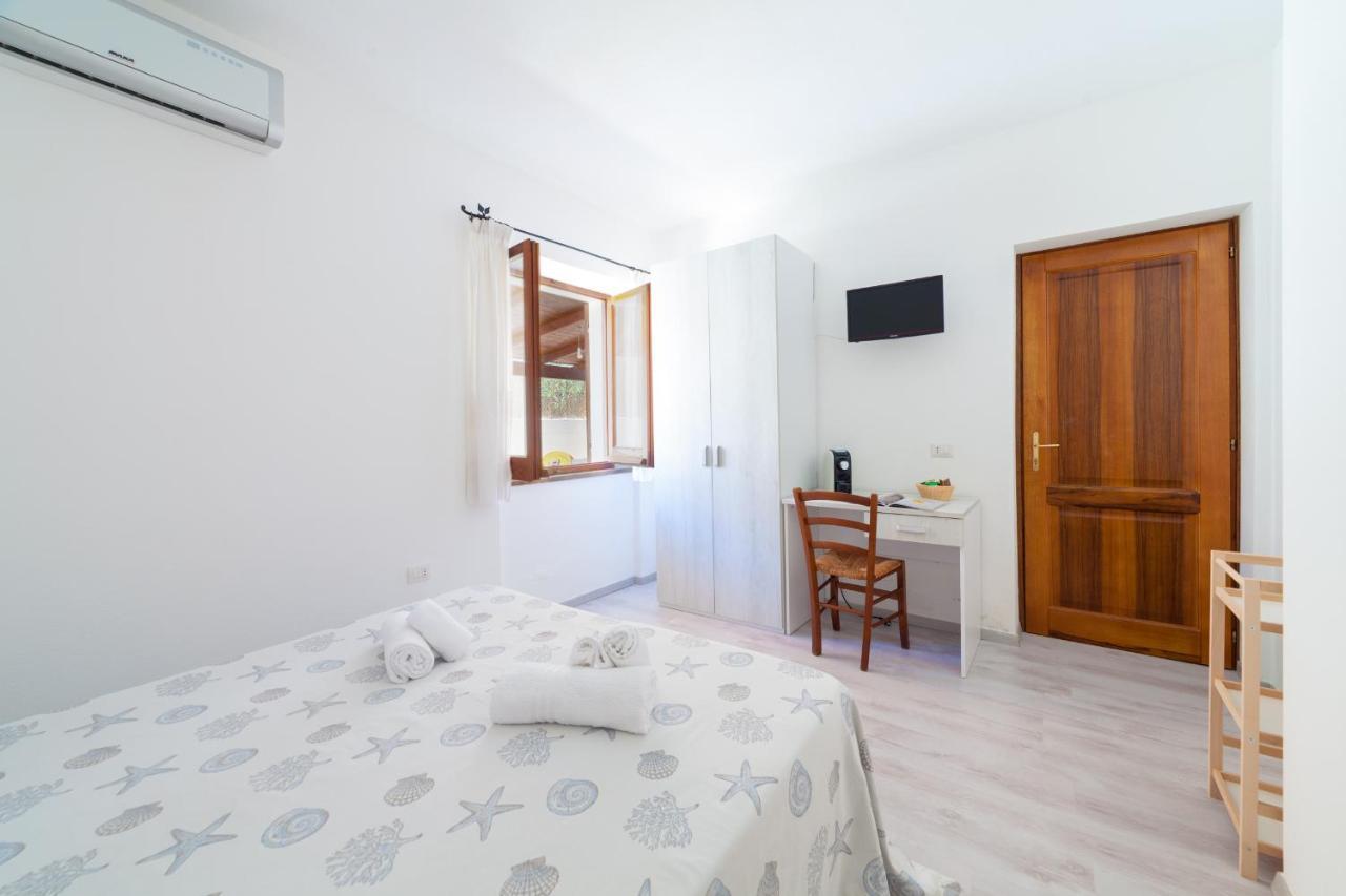 Brezza B&B Golfo Aranci Dış mekan fotoğraf