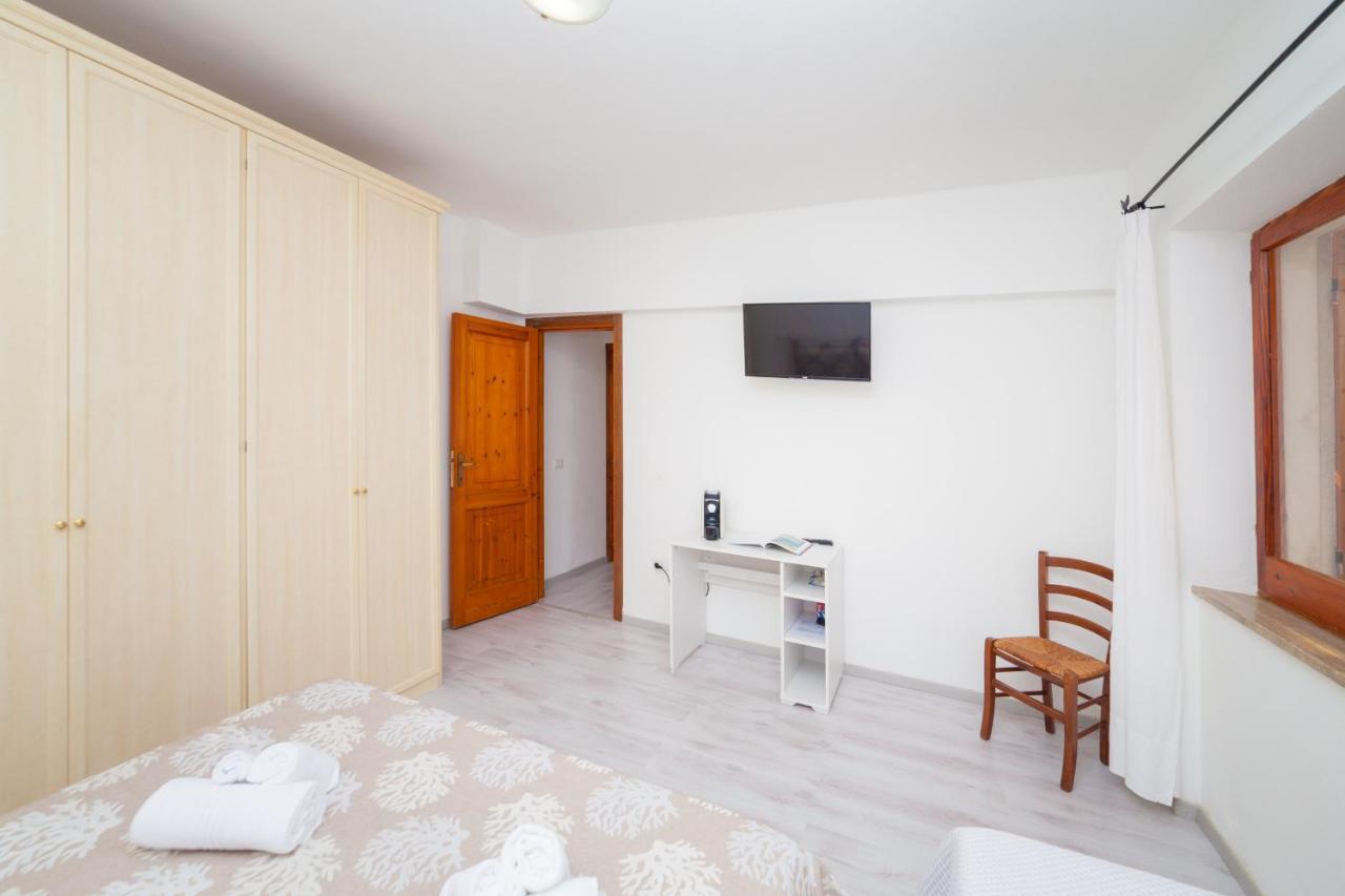 Brezza B&B Golfo Aranci Dış mekan fotoğraf
